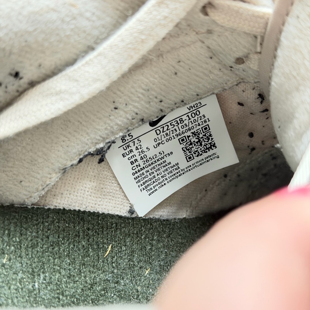 Nike Dunks - Picture 9 of 9